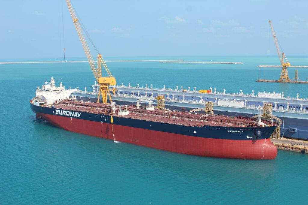 Fraternity, een Suezmax olietanker van Euronav. De term Suezmax slaat op het feit dat het schip de maximale toegelaten afmetingen heeft om door het Suezkanaal te mogen varen.